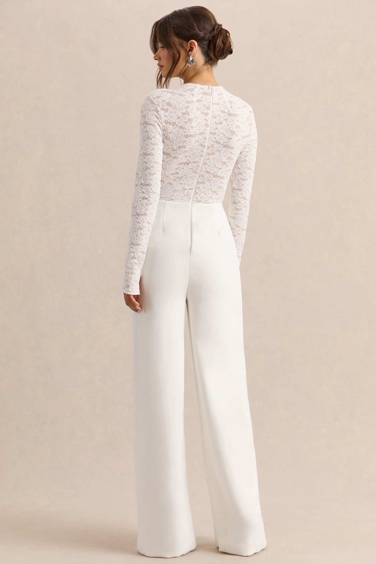 ECM_HR_CL137797110---Romancea---White-Lace-High-Neck-Jumpsuit-6.jpg