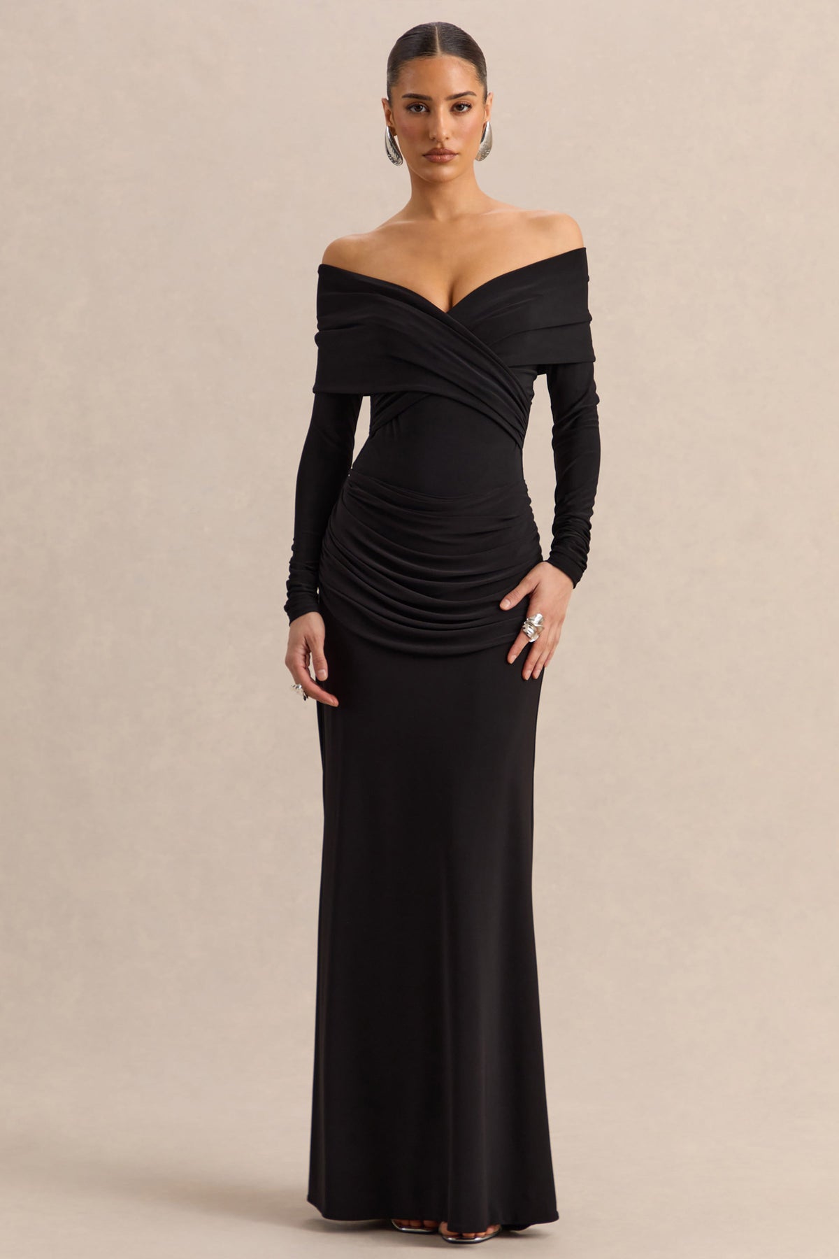 CL13783600106_ECM_HR_CL137820001---Kaelis-_-Black-Bardot-Neck-Bodysuit-With-Long-Sleeves-_-CL137836001---Esara-_-Black-Maxi-Skirt-With-Gathered-Detailing-3