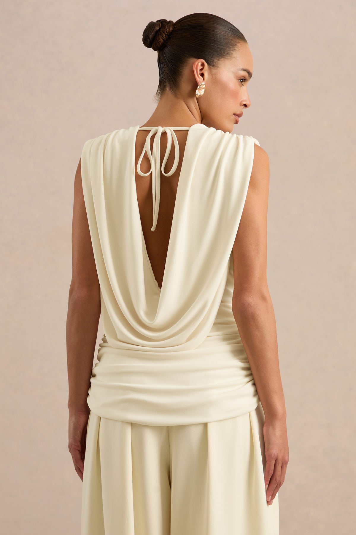 ECM_HR_CL138280111 - Larina Cream Extreme Plunge-Neck Wrapped Top7.jpg