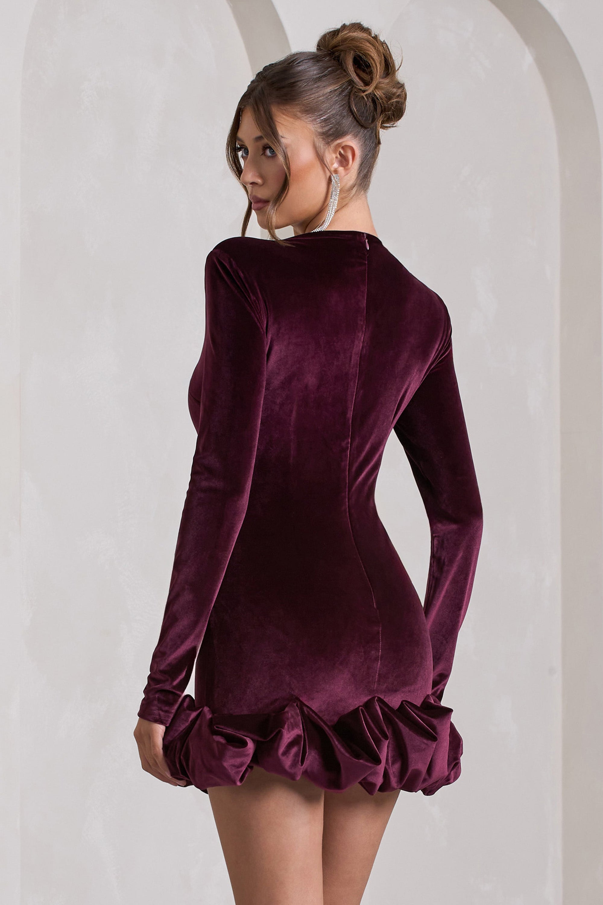 Claudine | Port Velours Gerimpeld Mini Jurk Met Lange Mouwen