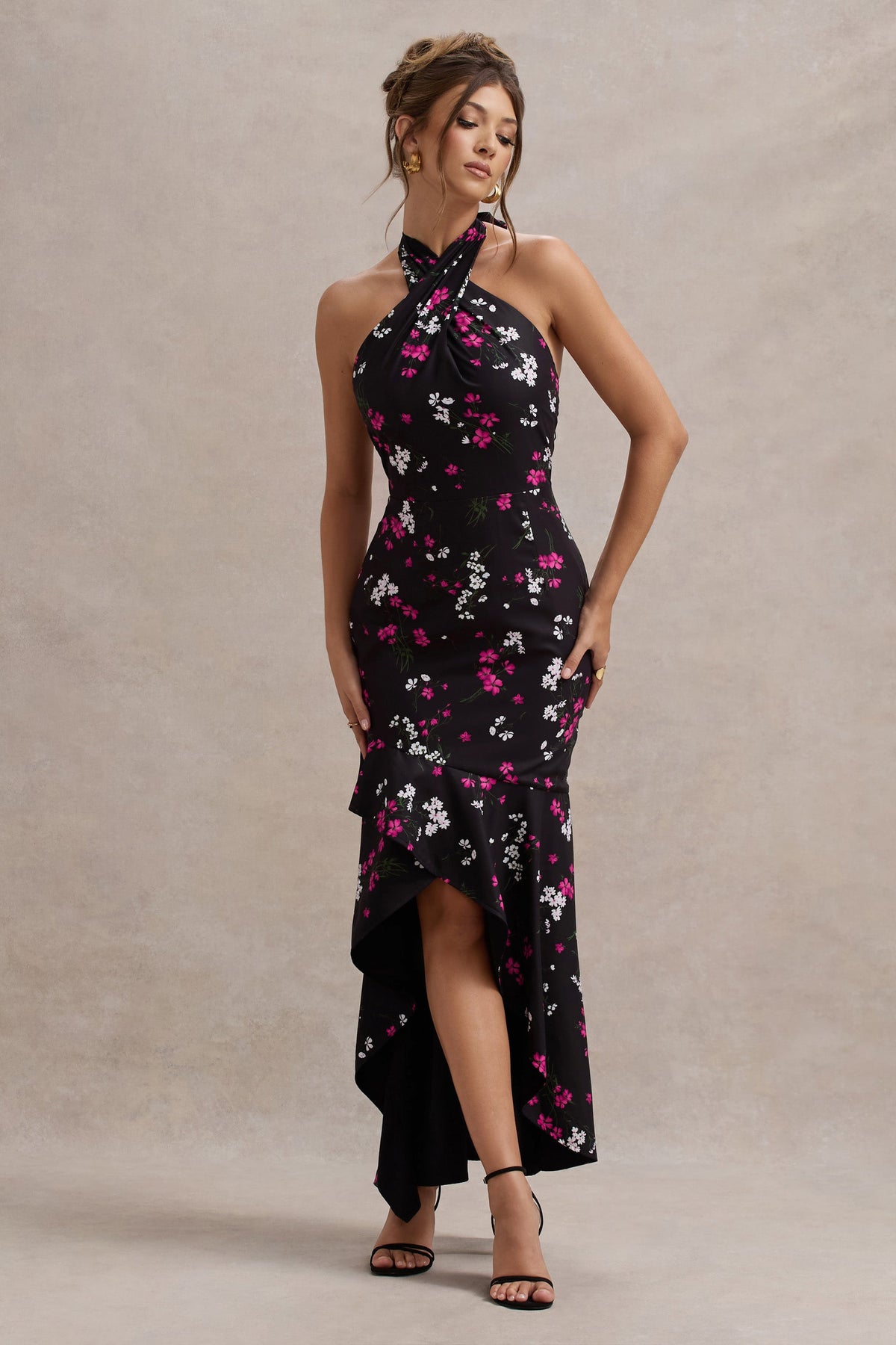 Melodia | Zwarte Ditsy Bloemenprint Satijnen Ruched Maxi Jurk Met Halter Nek