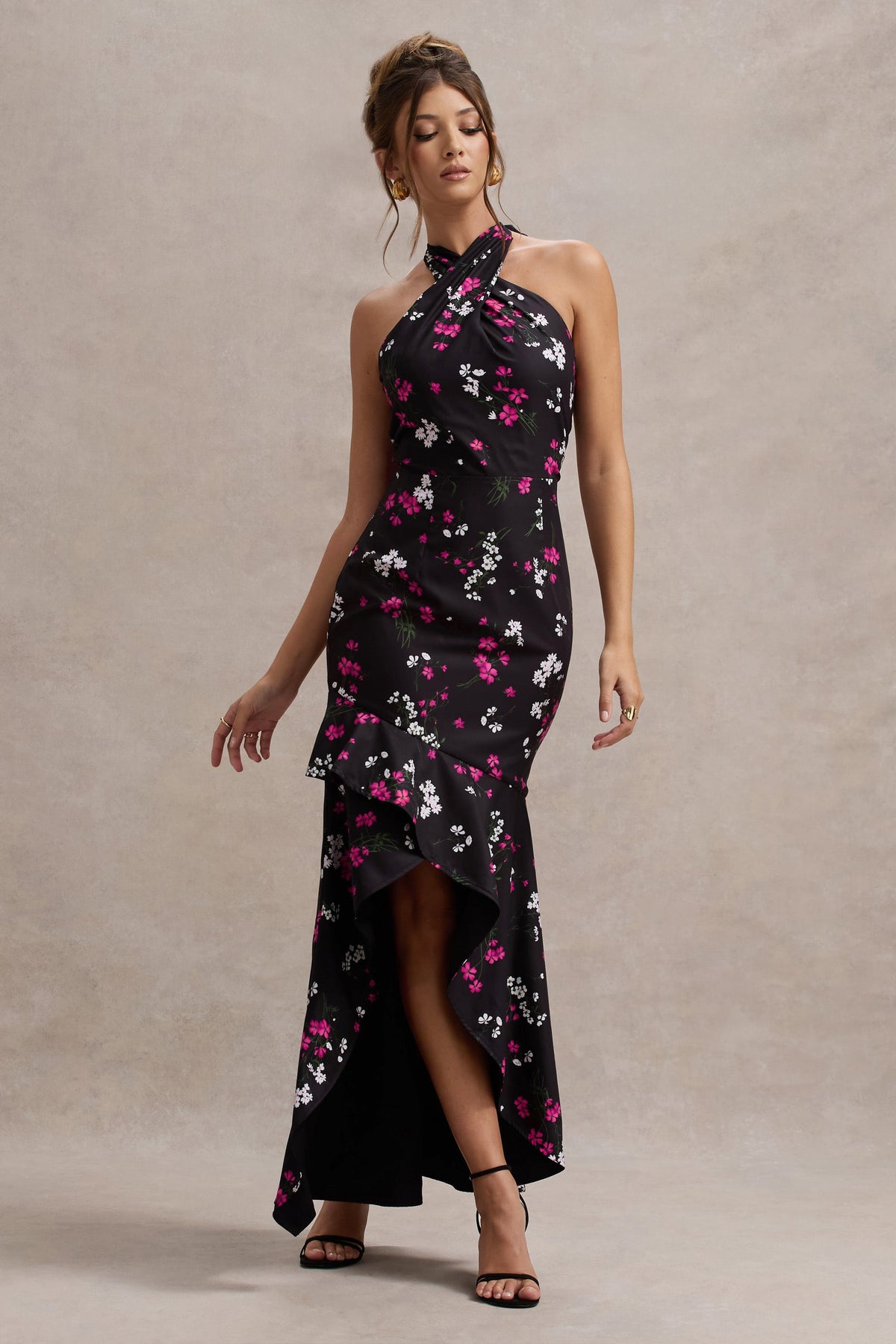 Melodia | Zwarte Ditsy Bloemenprint Satijnen Ruched Maxi Jurk Met Halter Nek