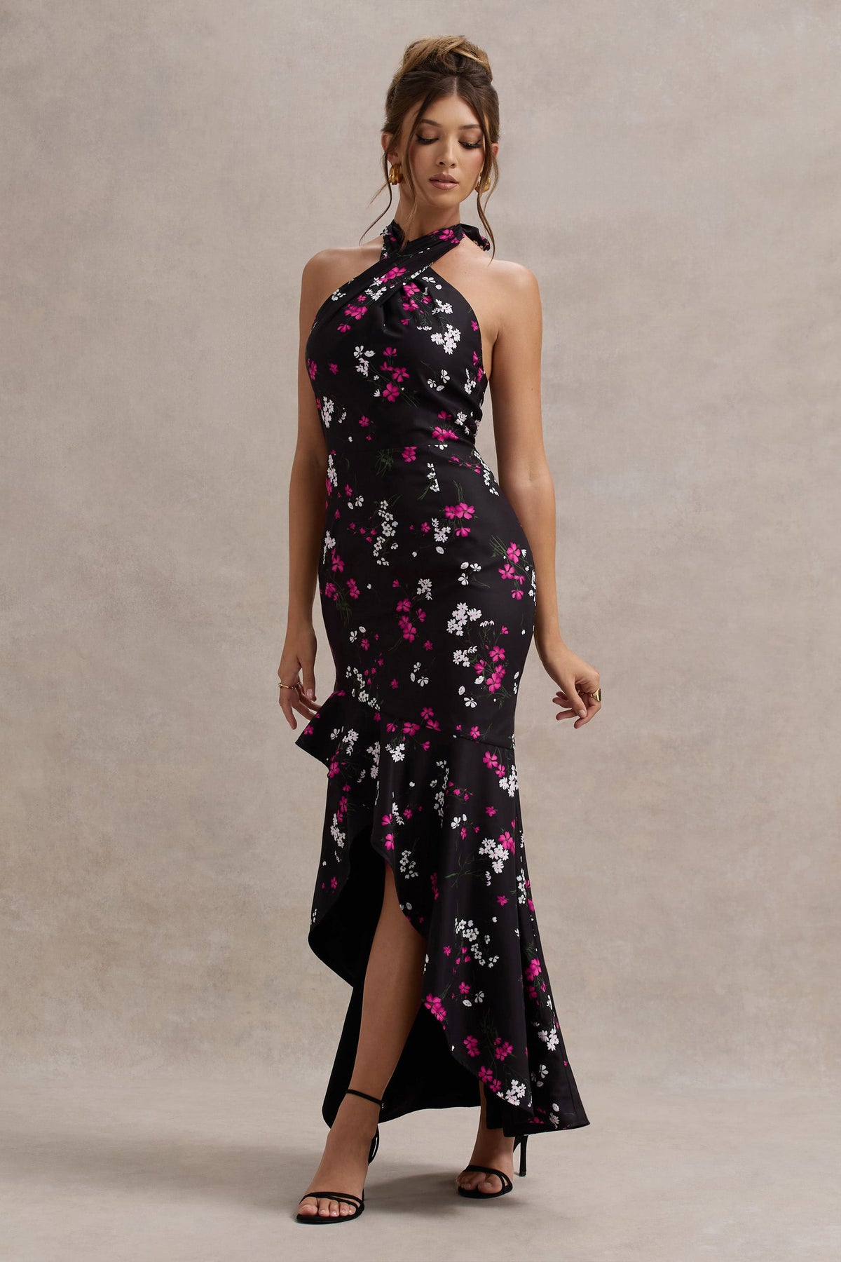 Melodia | Zwarte Ditsy Bloemenprint Satijnen Ruched Maxi Jurk Met Halter Nek