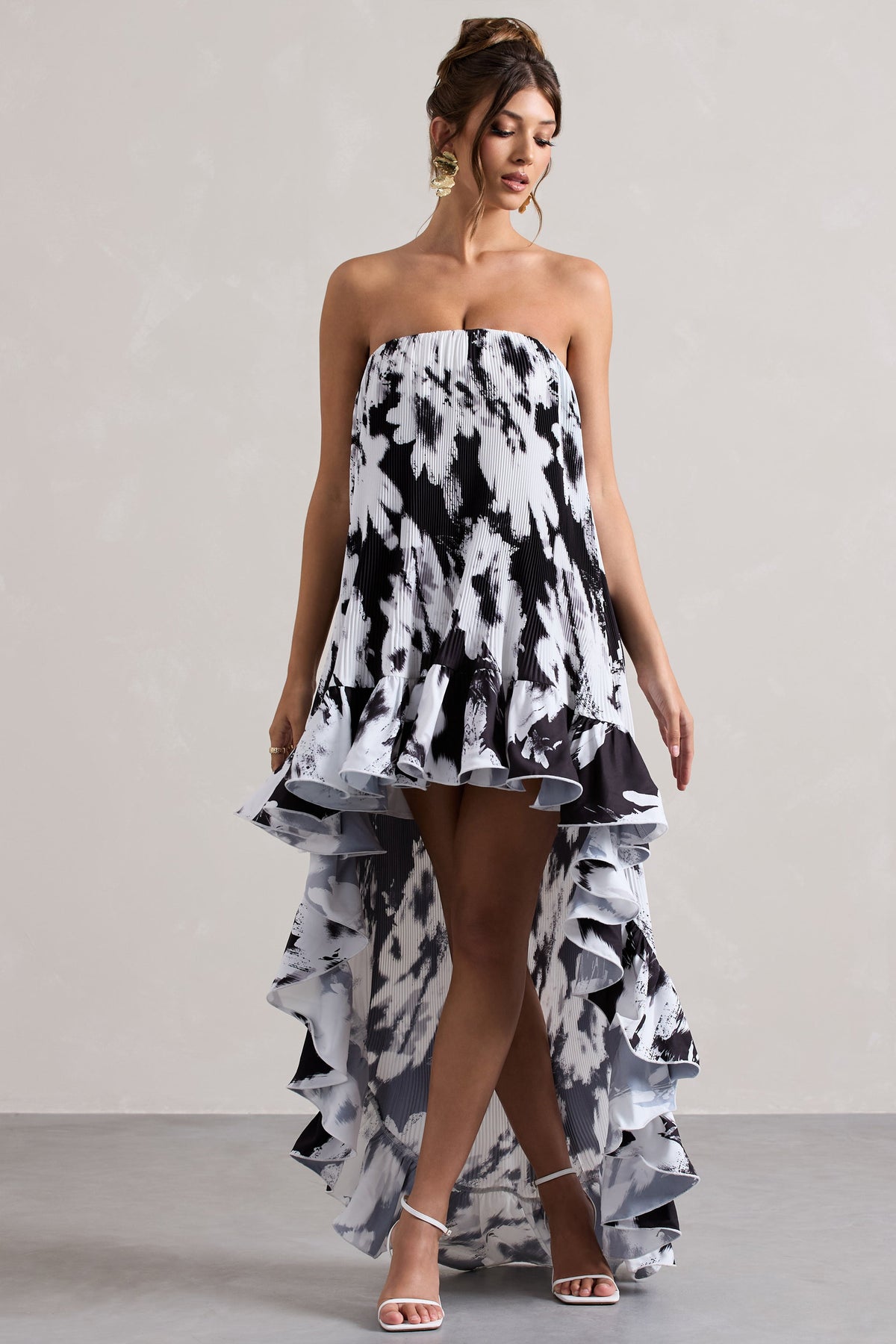 Whistler | Monochroom Bloemen Chiffon Bandeau Ruched Maxi Jurk Met Hoog-Lage Zoom