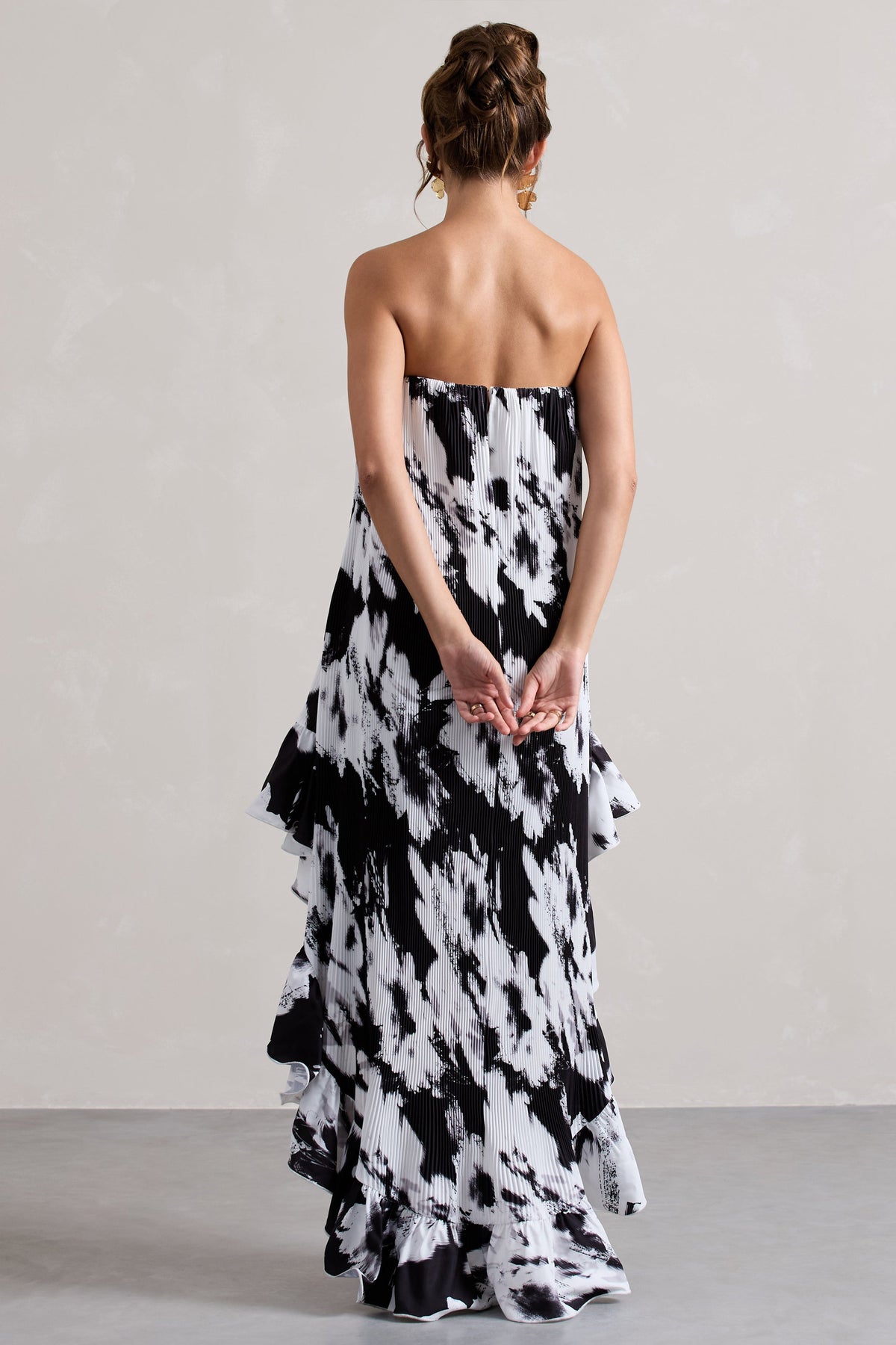Whistler | Monochroom Bloemen Chiffon Bandeau Ruched Maxi Jurk Met Hoog-Lage Zoom