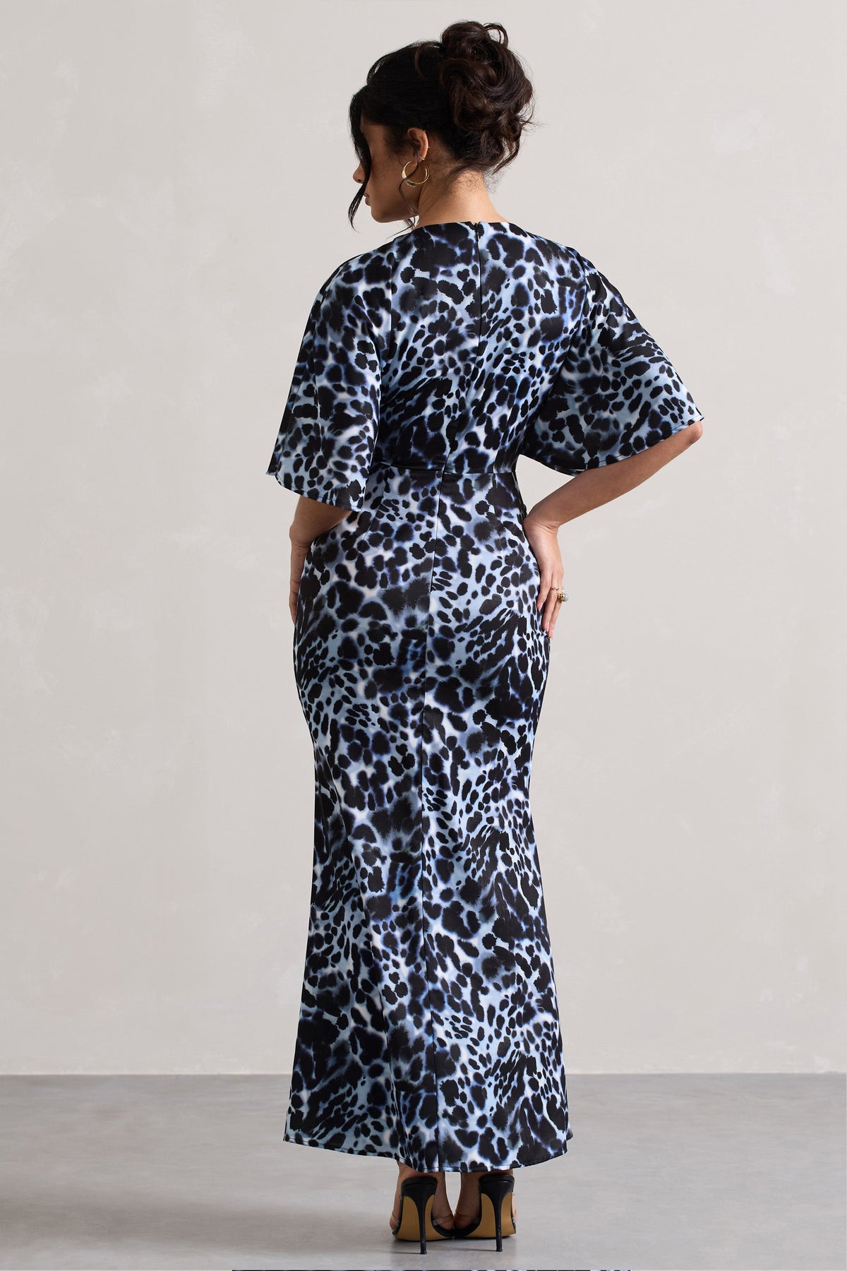 Elidy | Dieren Print Gerimpeld Maxi Jurk Met Fladder Mouw En Uitsnijding Detail