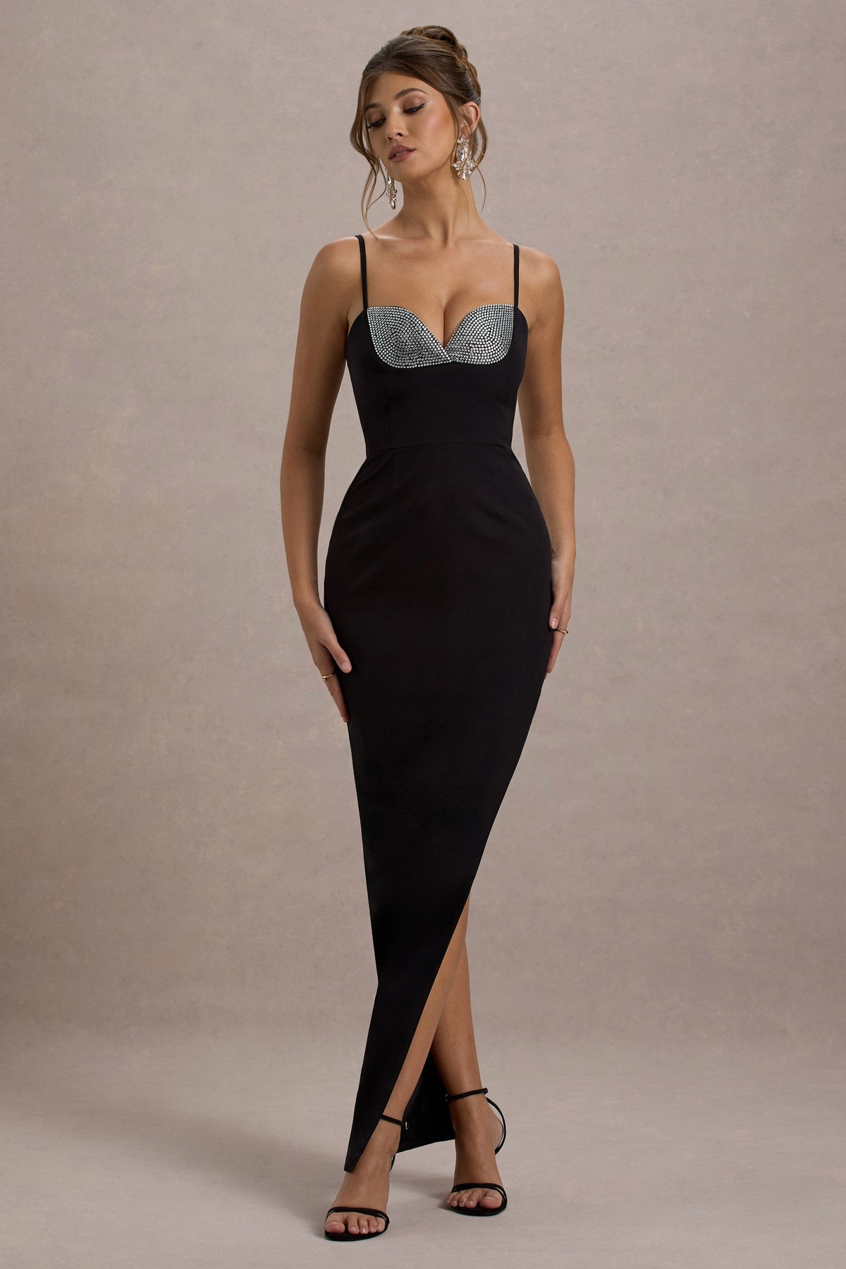 Ignacia | Zwarte Asymmetrische Maxi Jurk Met Pailletten Versierde Detail