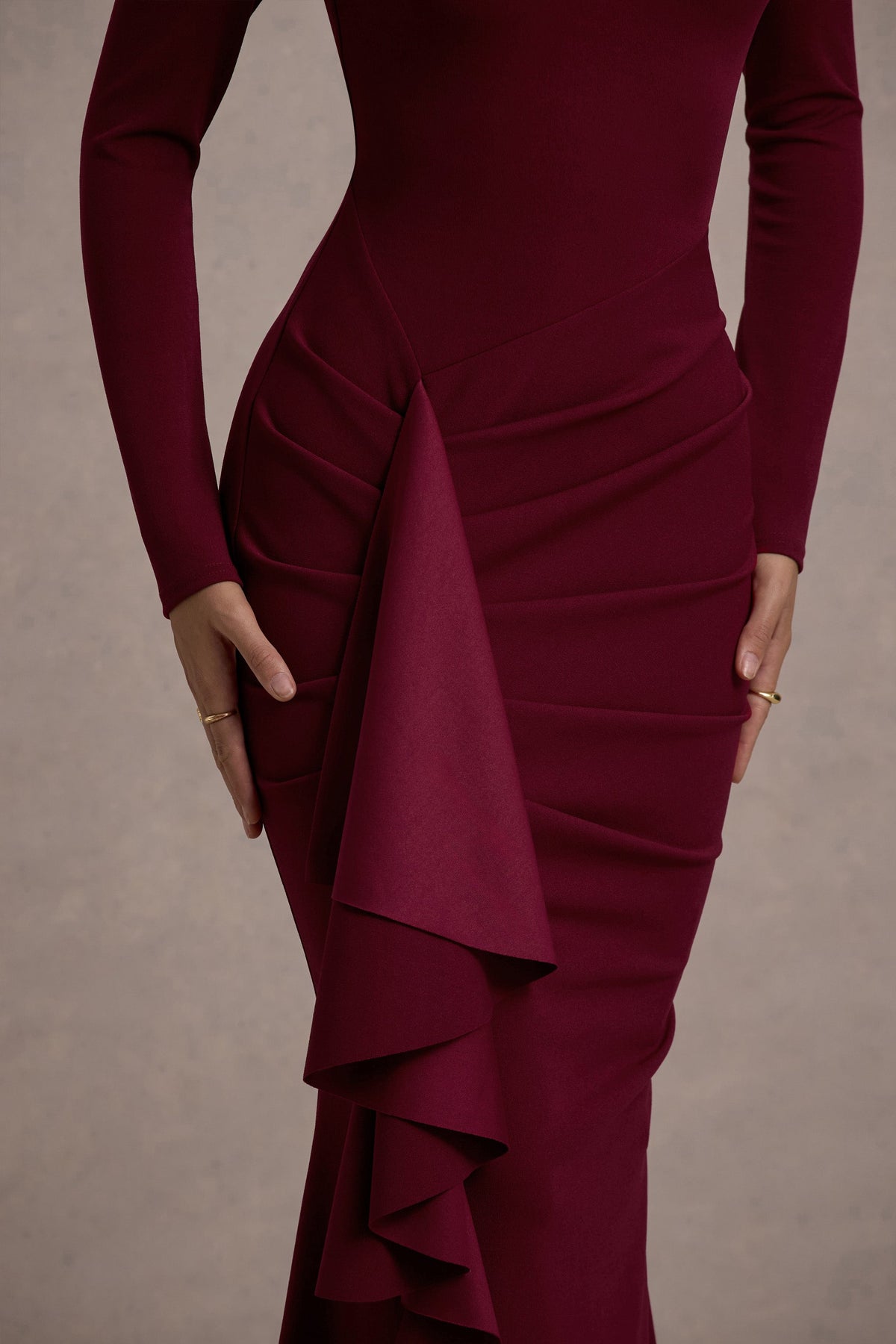 Alayna | Bessenrode Maxi Jurk Met Ruches Split En Lange Mouwen