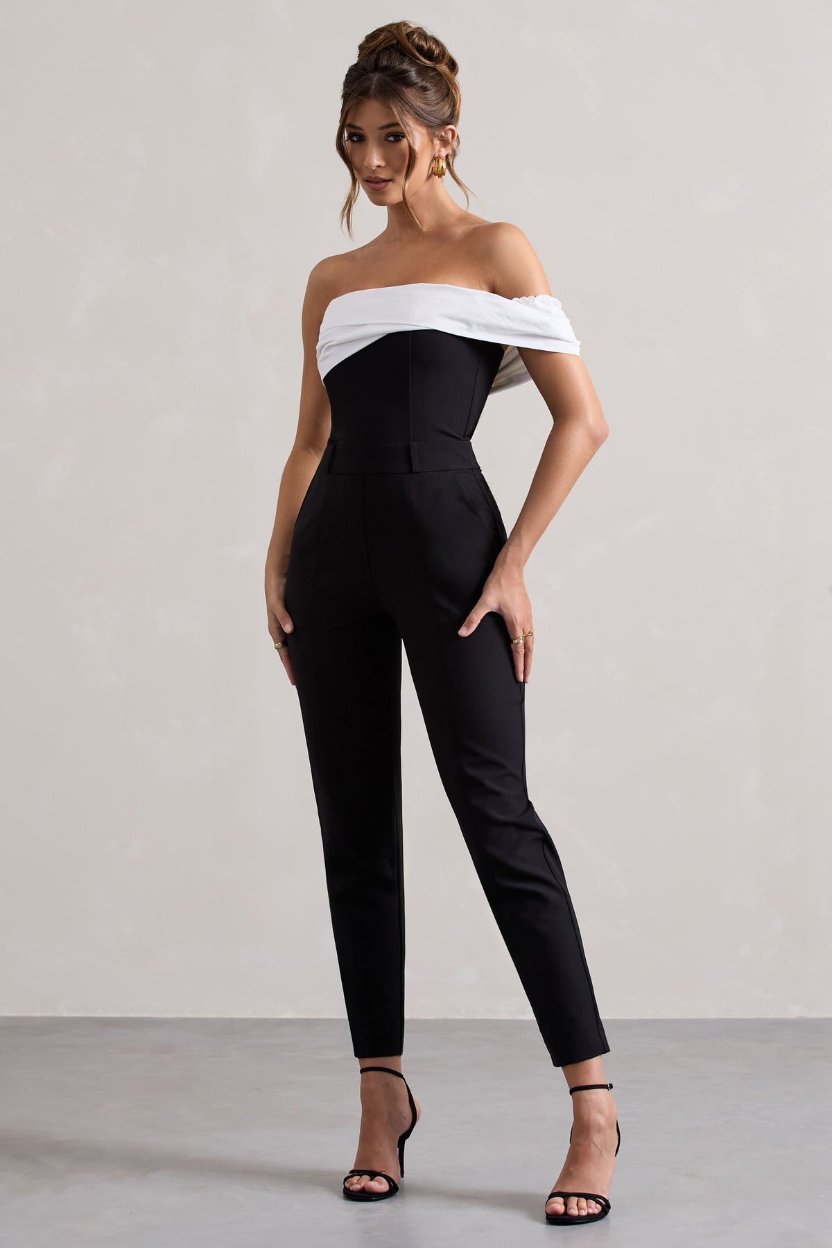 Paxton | Zwarte Getailleerd Jumpsuit Met Gedraaid Bardot