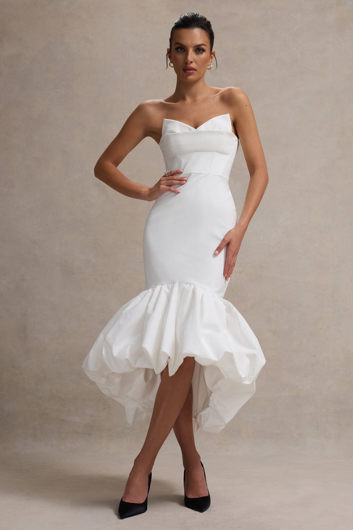 Emmelina | Witte Korset Maxi Jurk Met Volumineuze zoom