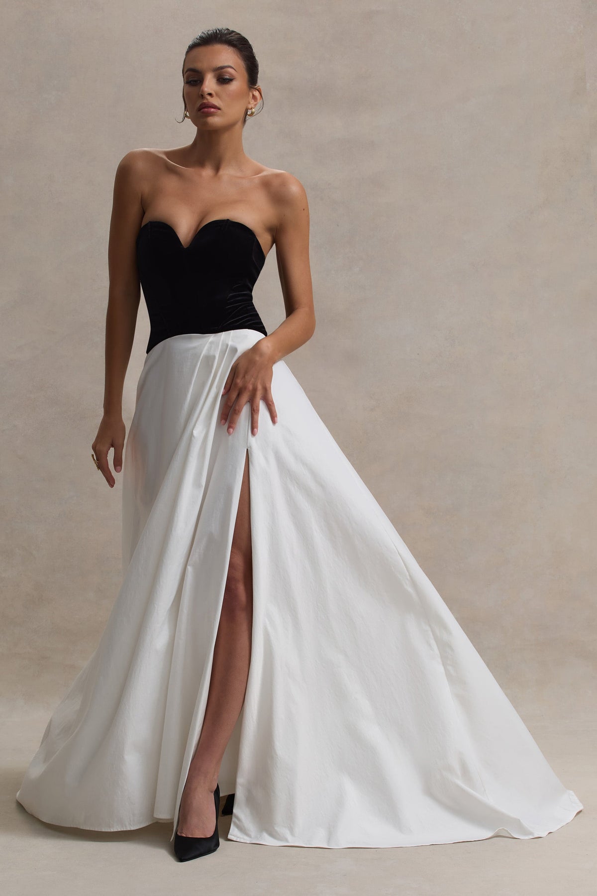 Lucienne | Zwarte & Crème Sweetheart Korset Maxi Jurk Met Split