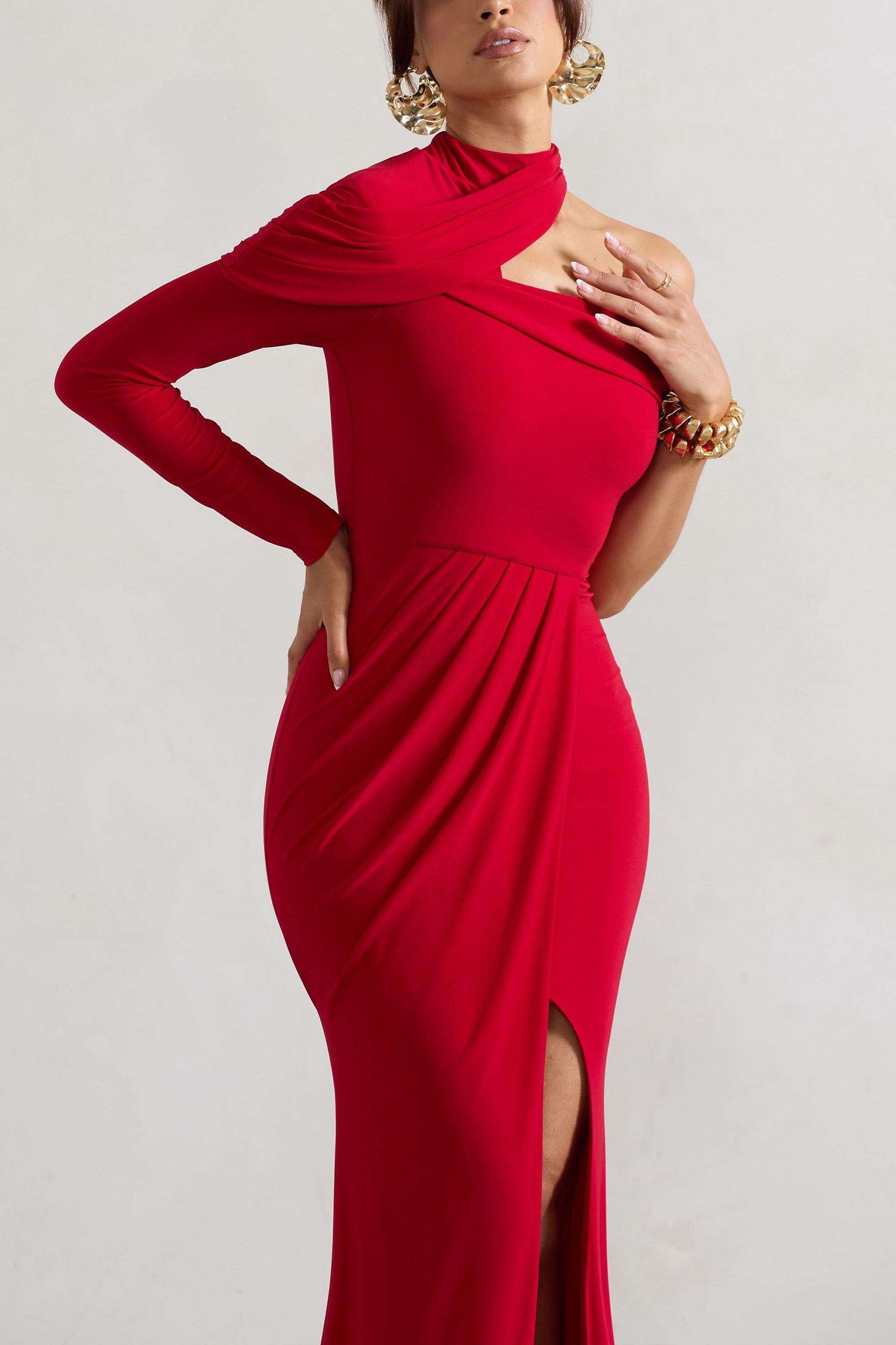 Tyla | Rode Asymmetrisch Hoge Hals Maxi Jurk Met Split
