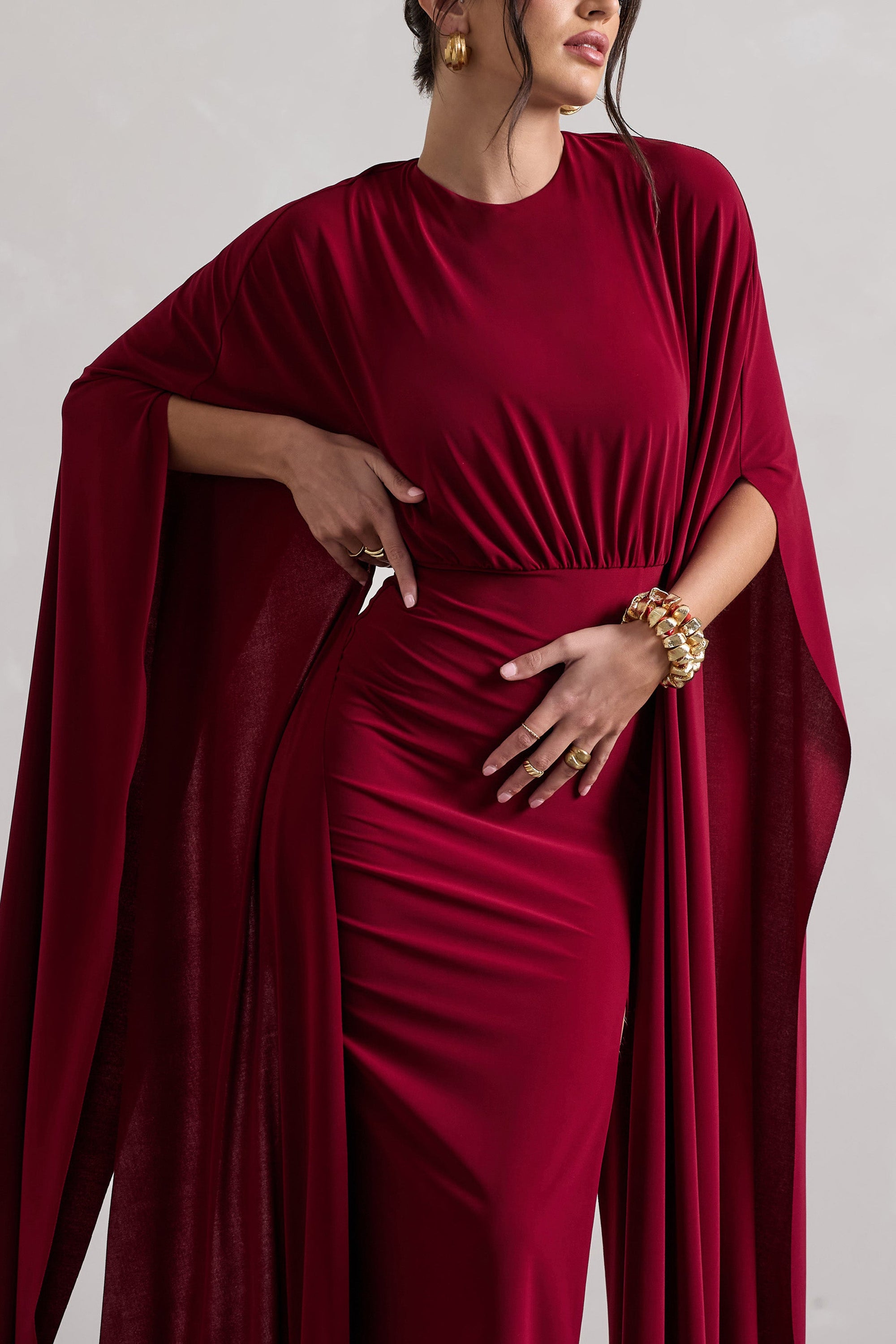 Ilaria | Bessenrode Split Maxi Jurk Met Cape Mouwen