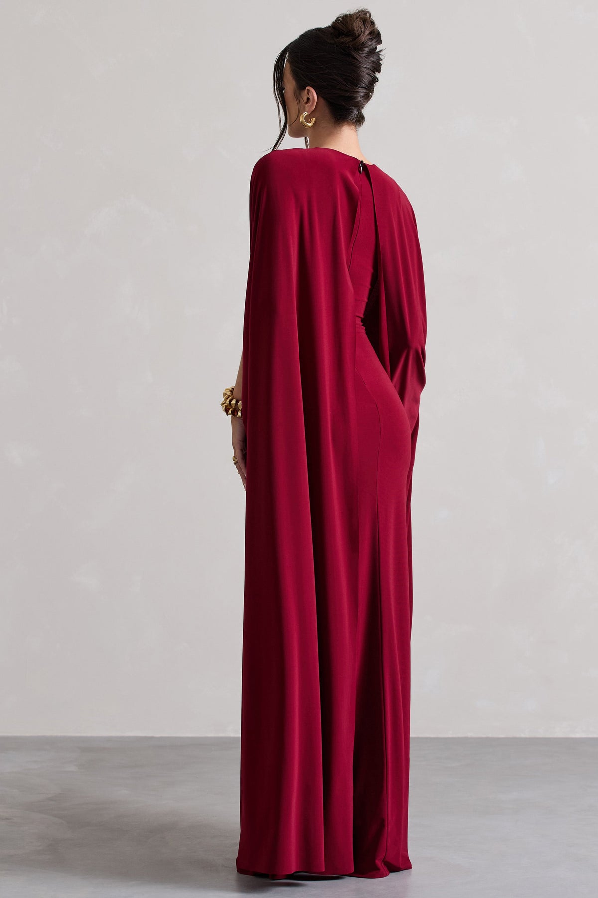 Ilaria | Bessenrode Split Maxi Jurk Met Cape Mouwen