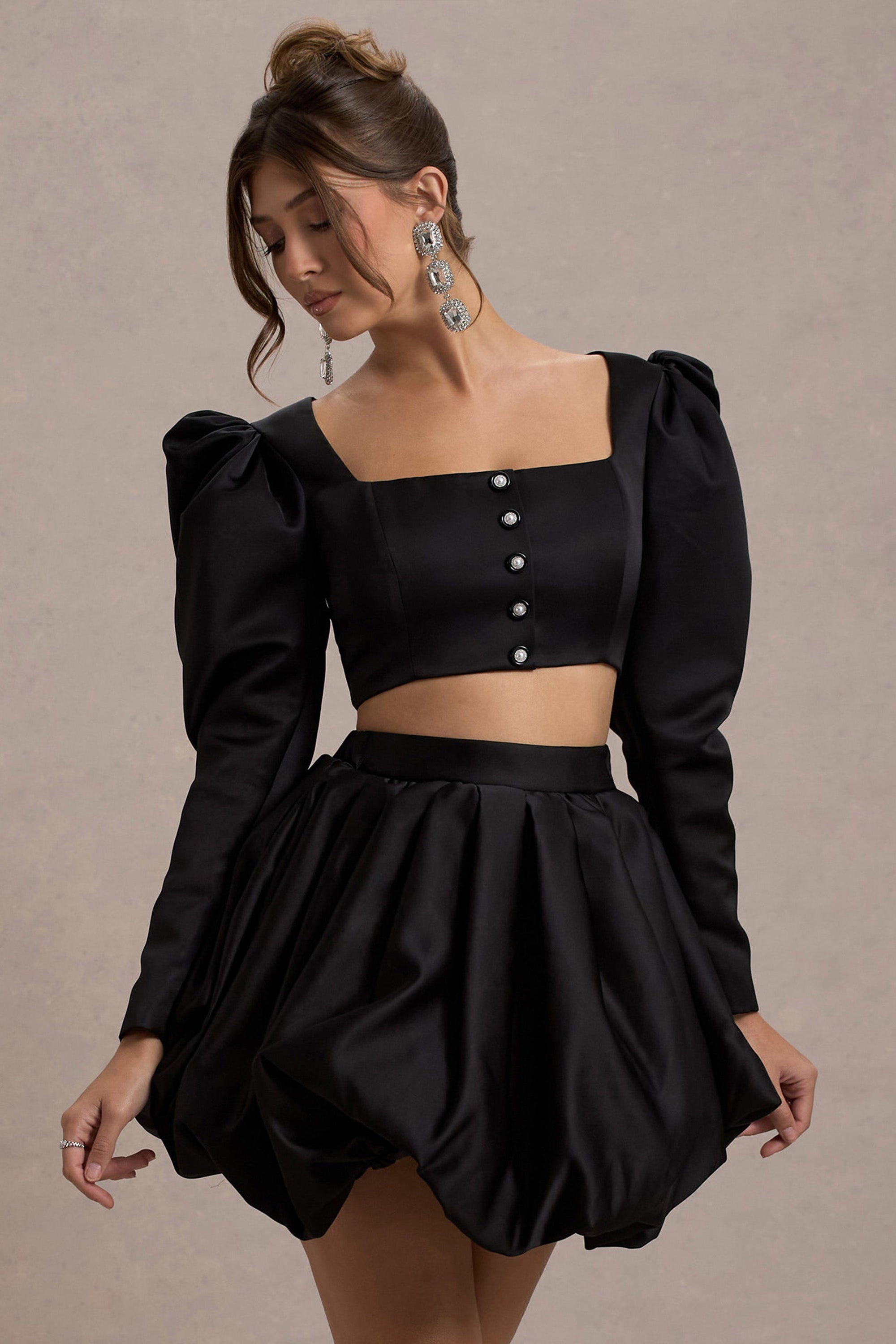 Eloisa | Zwarte Satijnen Cropped Jas Met Puffmouwen