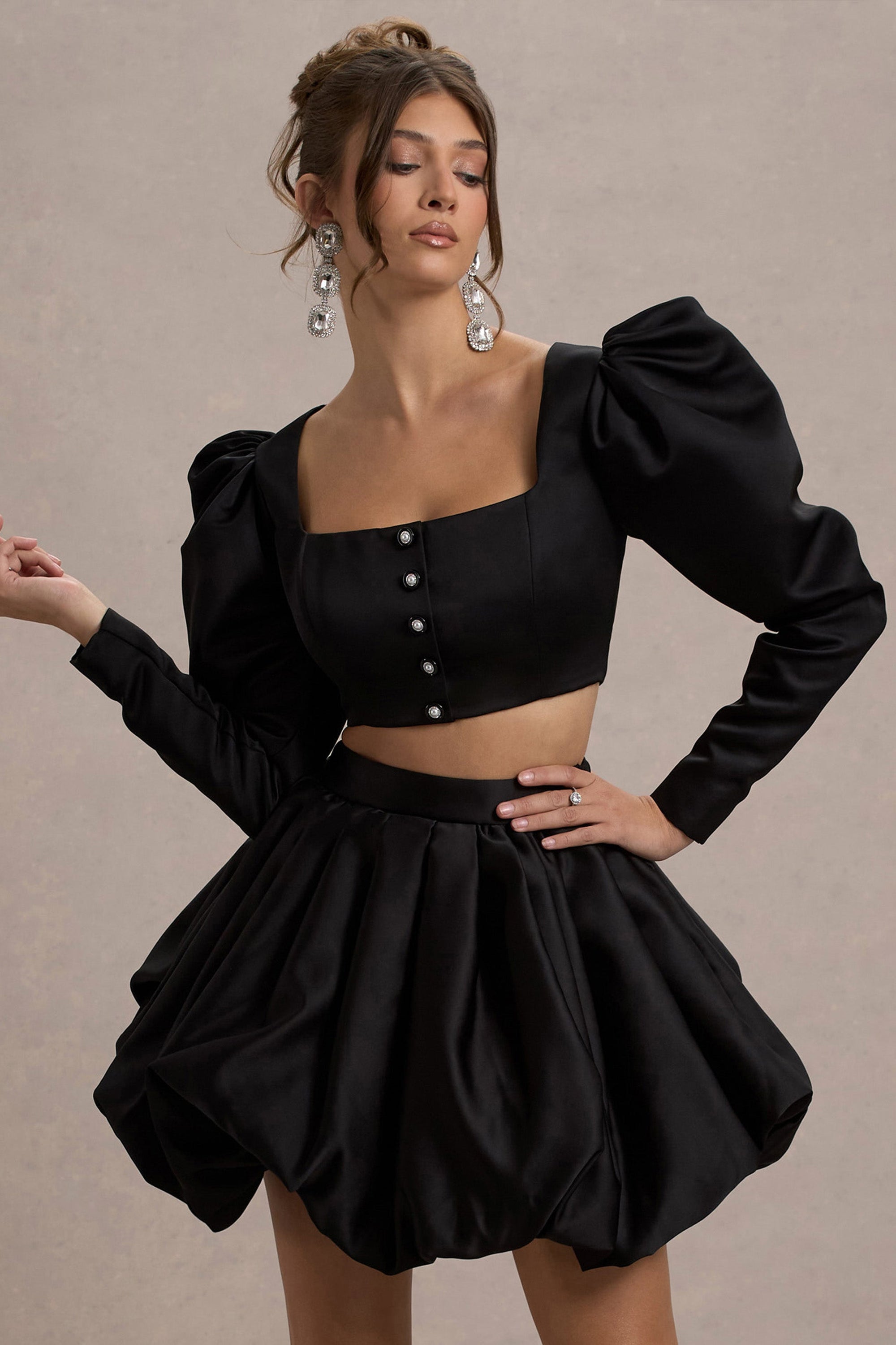 Eloisa | Zwarte Satijnen Cropped Jas Met Puffmouwen