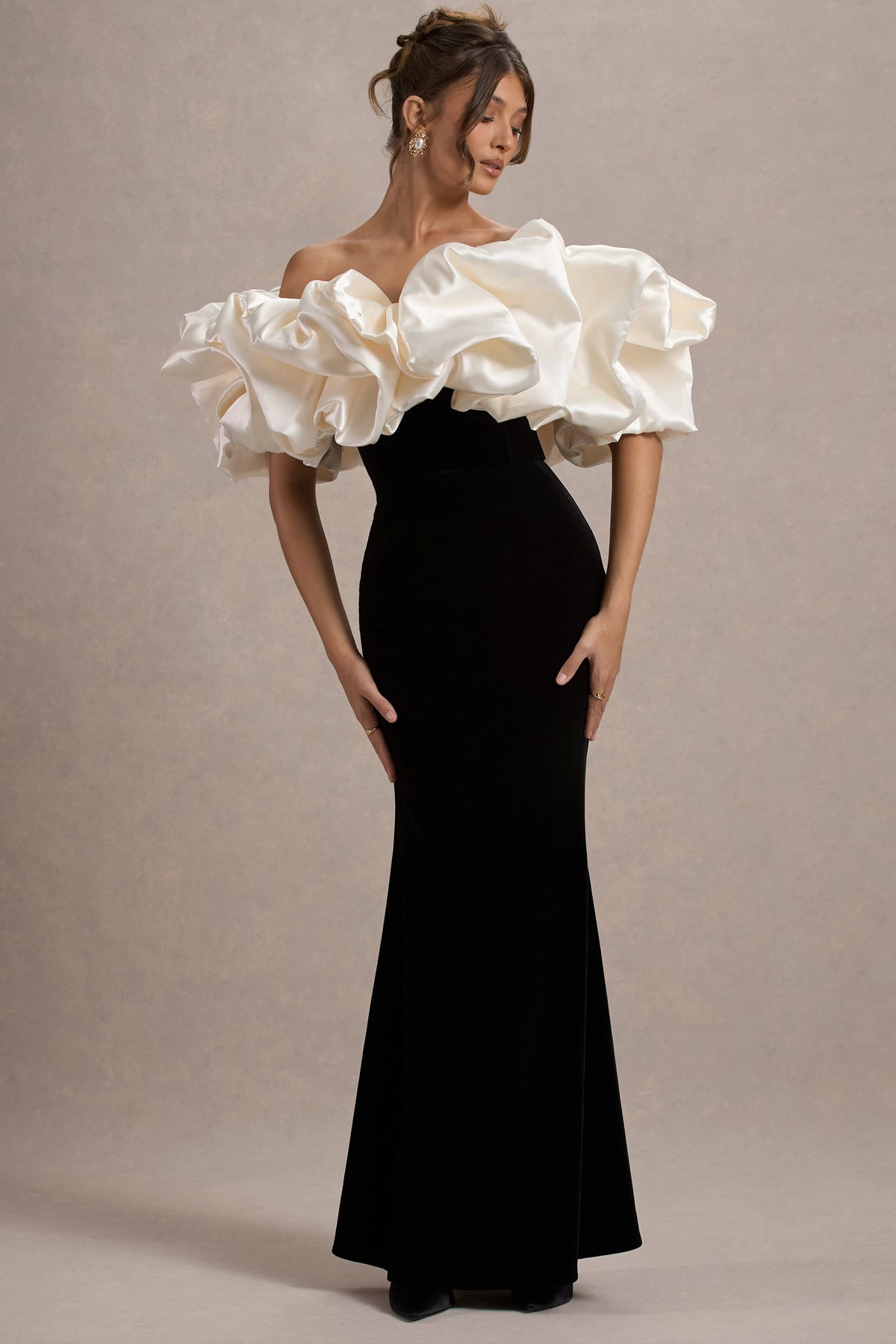 WB_HR_CL135301002-CecilyBlackVelvetBardotMaxiDressWithSatinRuffleTrim6_94948819-f409-41f7-96f5-8371608b9285