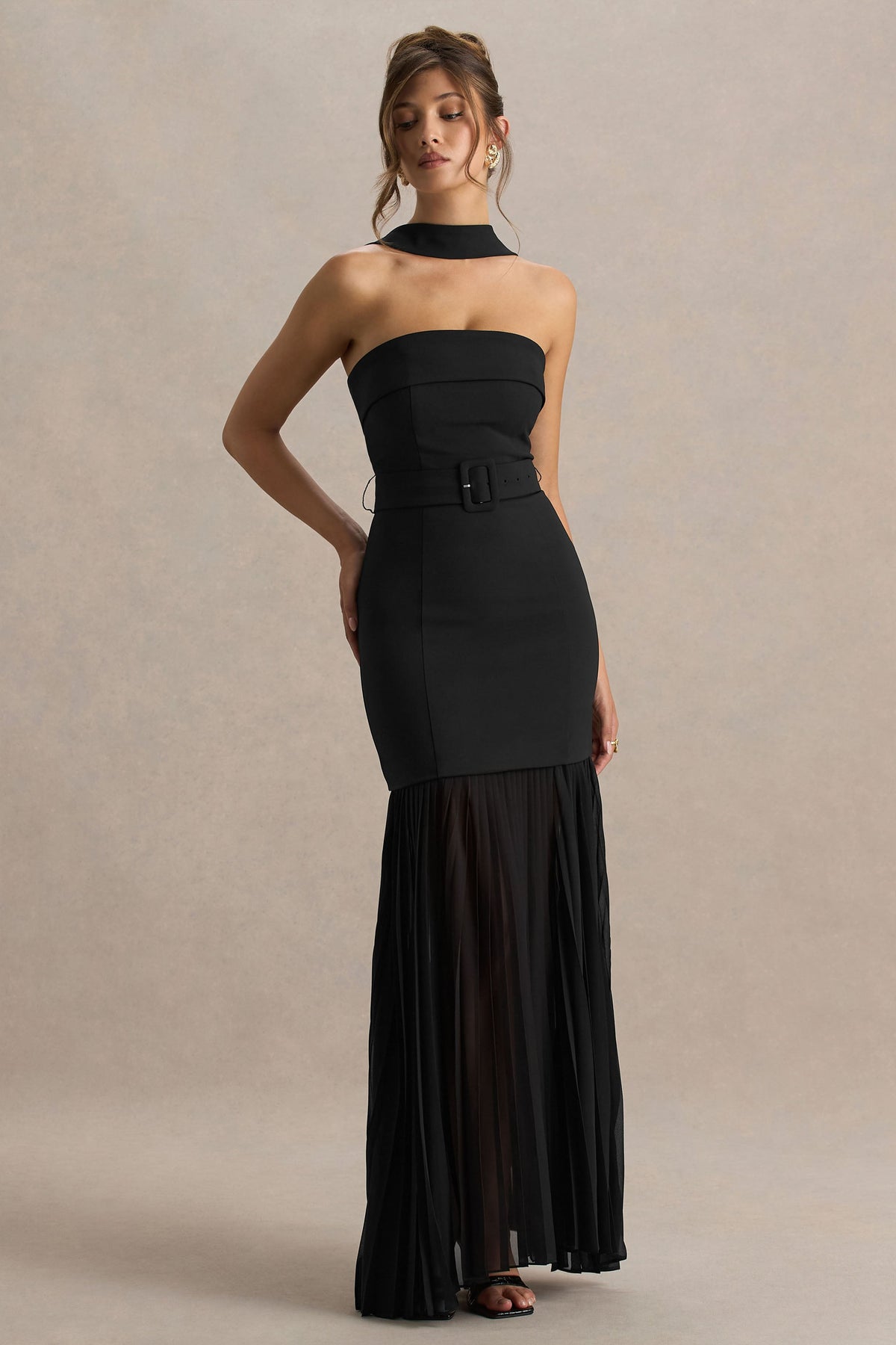 Jaquetta | Zwarte Maxi Jurk Met Geplooide Chiffon Rok En Riem