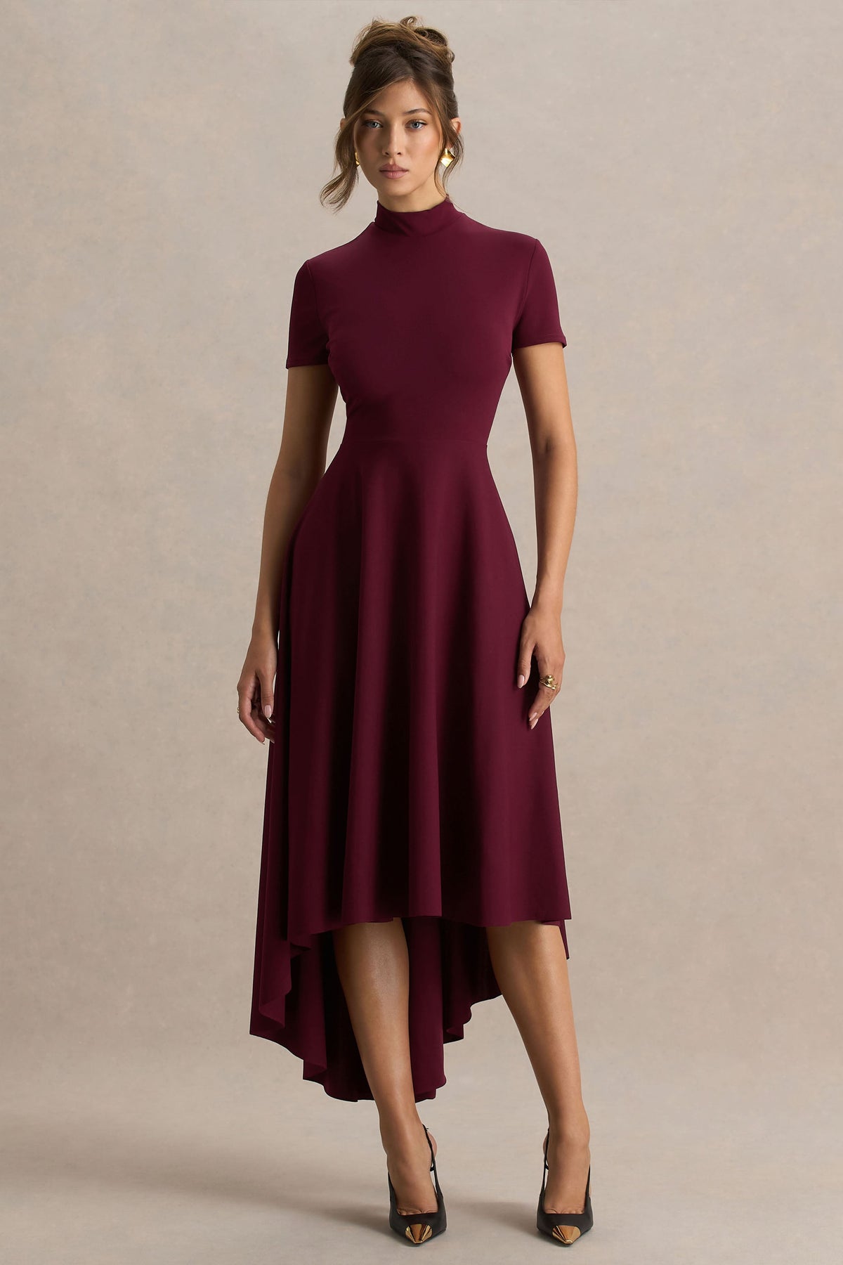 Bellona | Bordeaux Hoog-Lage Midi Jurk Met Hoge Hals