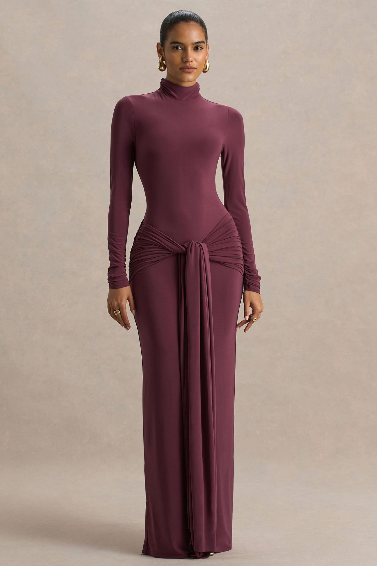 Myra | Bordeaux Hoge Hals Maxi Jurk Met Ceintuur En Gerimpeld Details