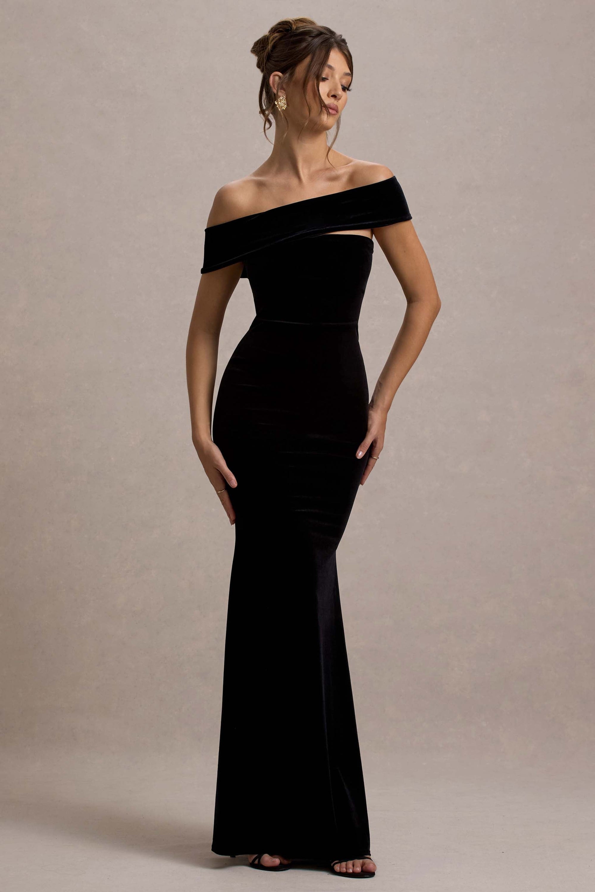 Candela | Zwarte Fluwelen Asymmetrische Bardot Maxi Jurk