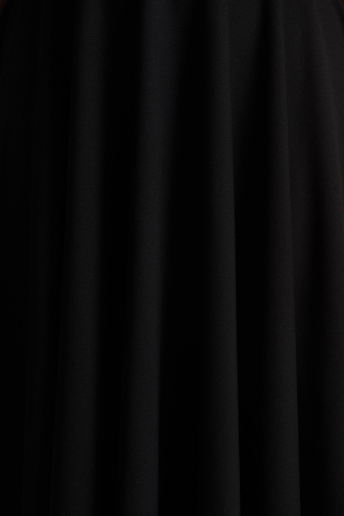 Vicky | Zwarte Hoge Hals Middi Jurk Met Pof-Mouwen