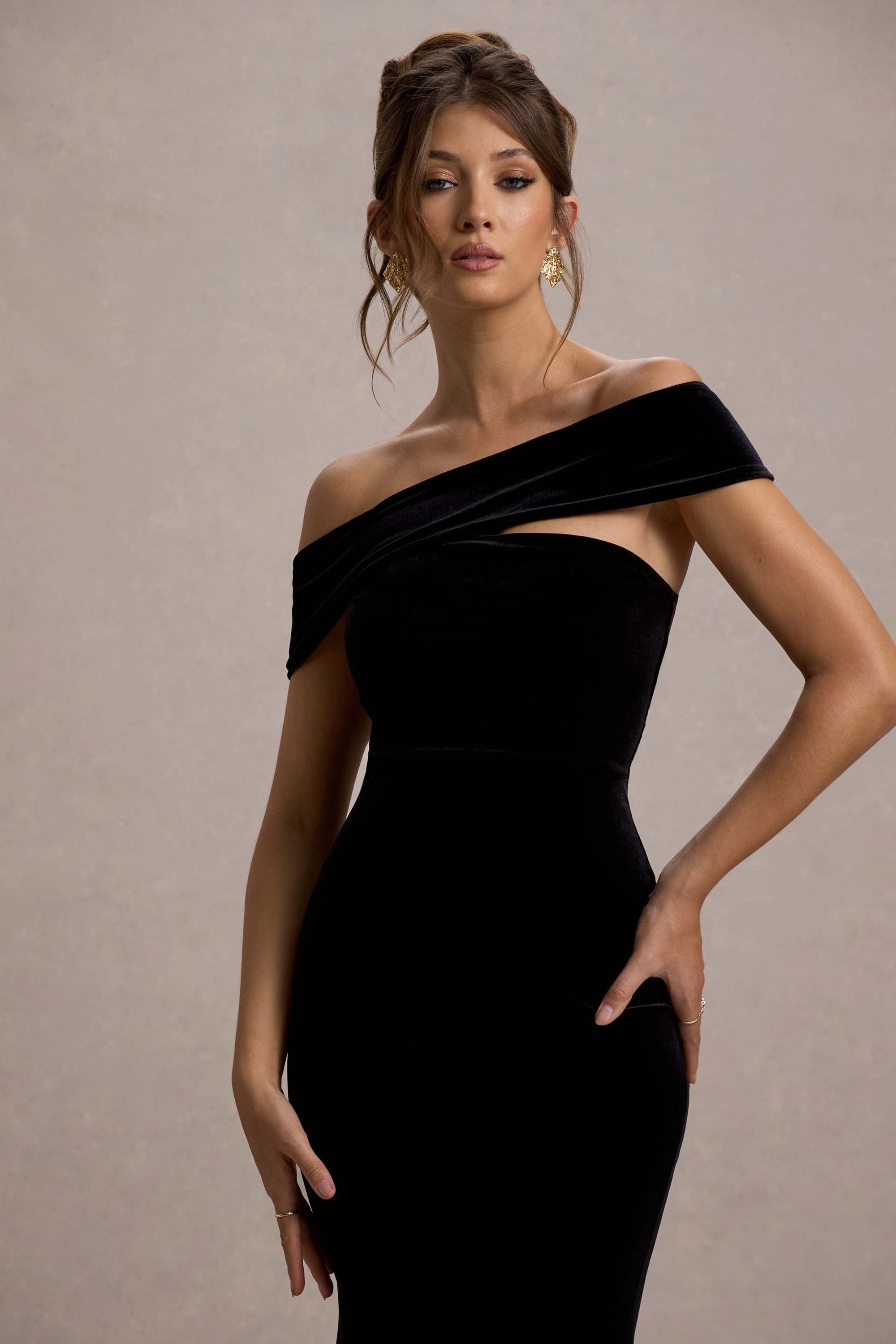 Candela | Zwarte Fluwelen Asymmetrische Bardot Maxi Jurk