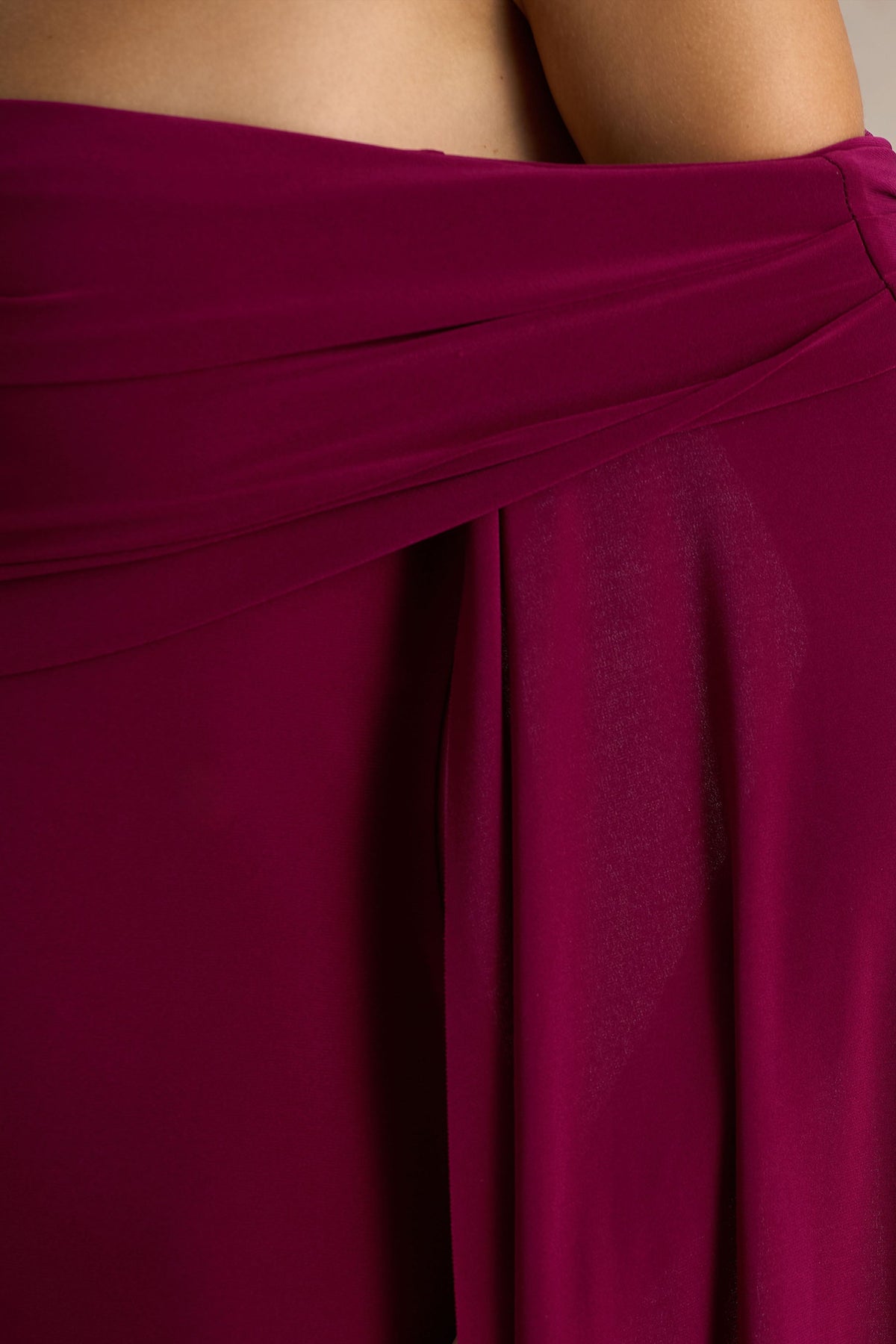 Saffina | Bordeaux Bardot Hals Maxi Jurk Met Sjerp Detail