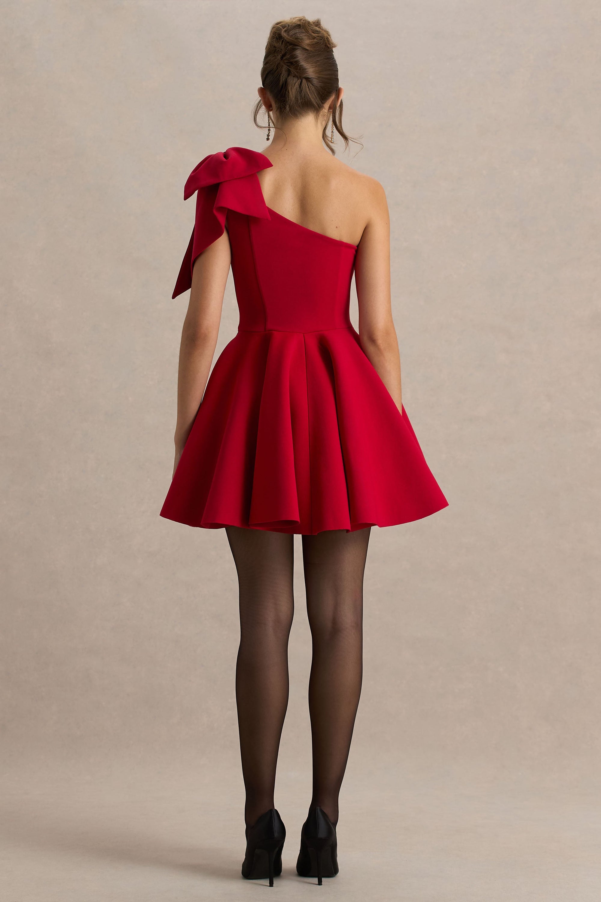 Prosperity | Rode Asymmetrische Hals Mini Jurk Met Strik Detail