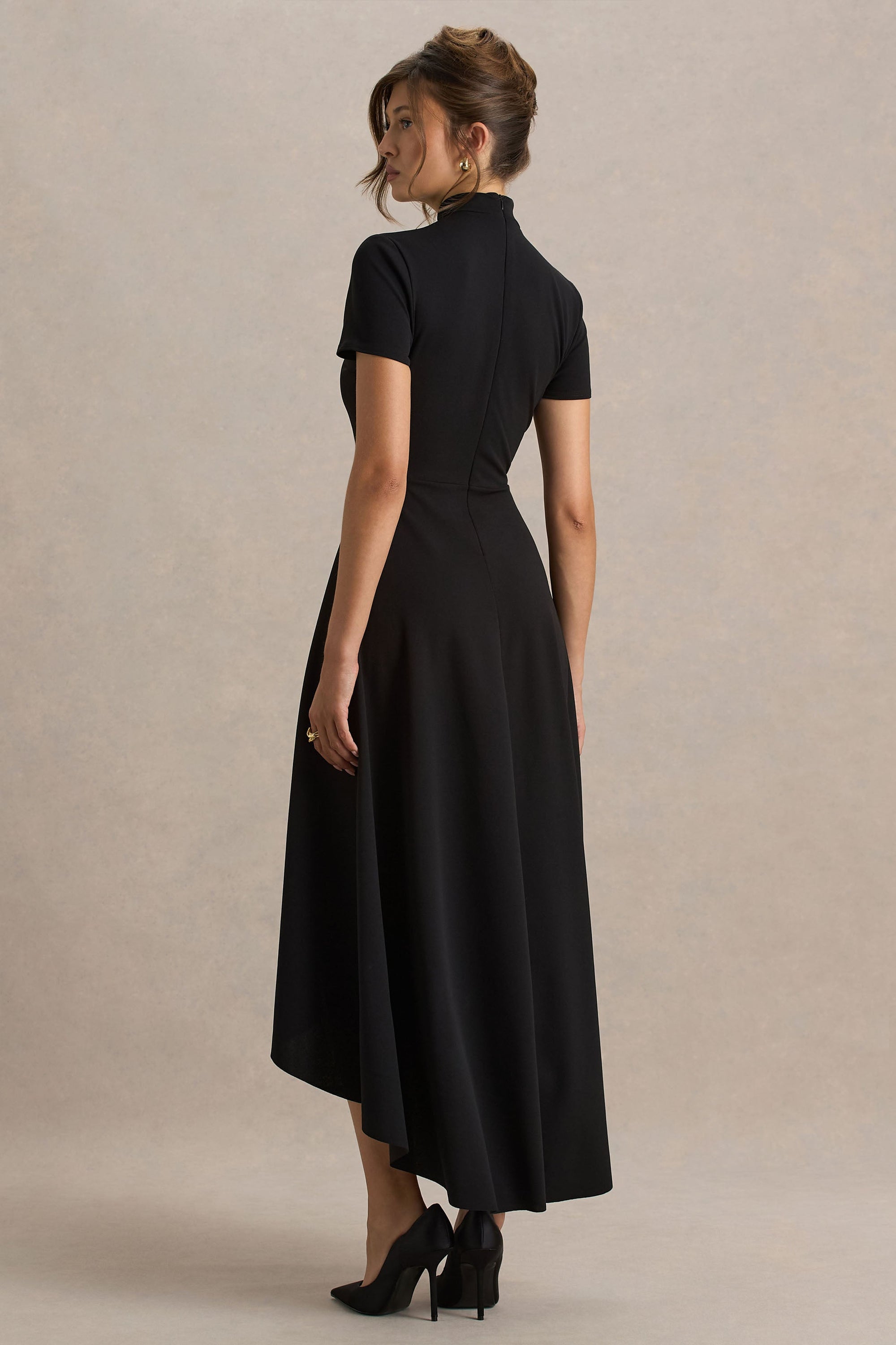 Bellona | Zwart Hoog-Lage Midi Jurk Met Hoge Hals