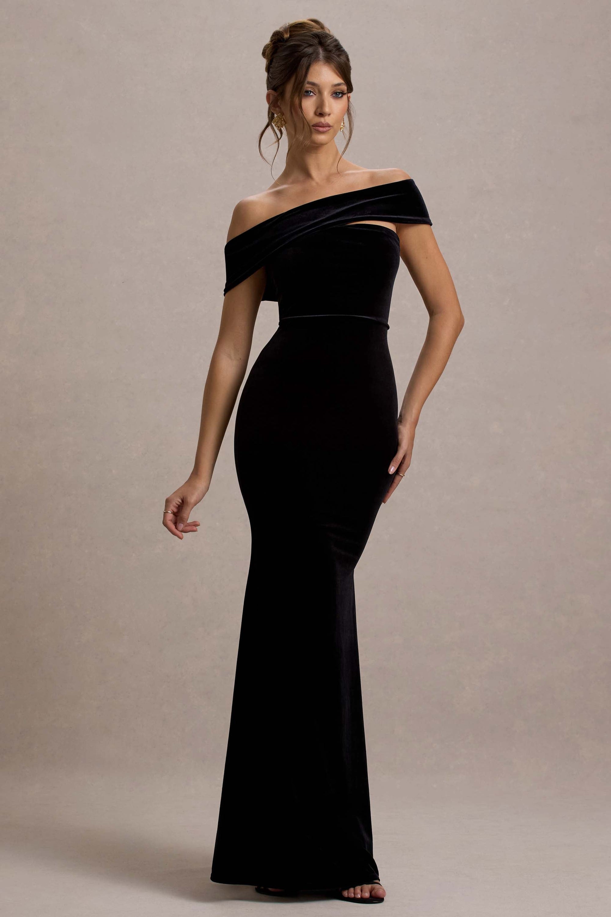 Candela | Zwarte Fluwelen Asymmetrische Bardot Maxi Jurk